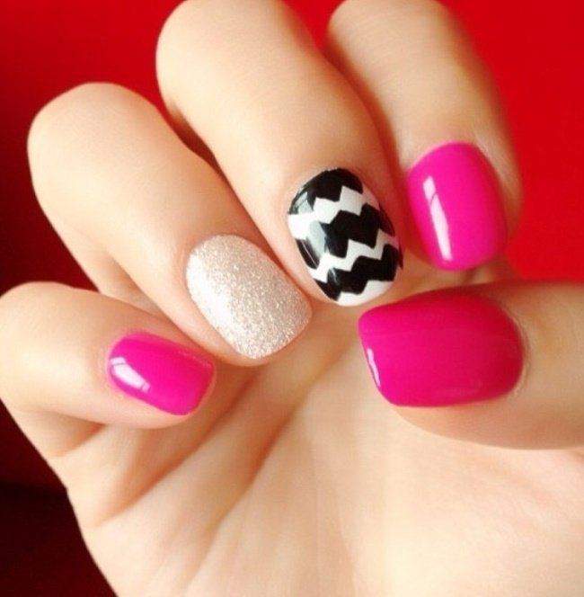 Simple nail art pattern shown on short, rounded nails